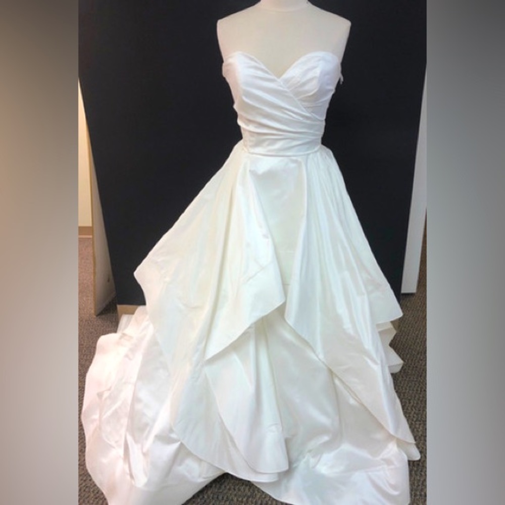 Haley Paige Apollo; style 1602.